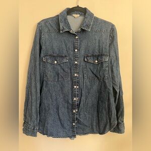 Pilcro Classic Denim Shirt with Pearl Snaps — size Medium